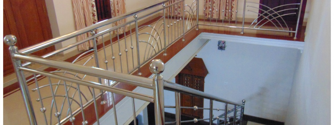 latest Modern home house staircase designs kerala thrissur